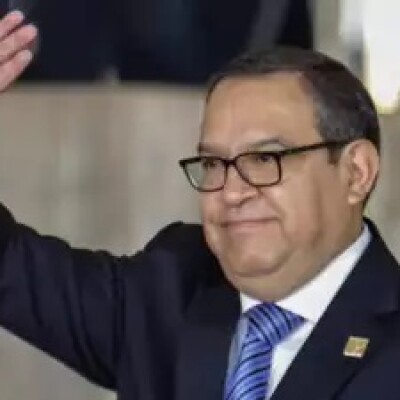 PM Alberto Oterola : PM ने दिया इस्तीफा: इस देश के प्रधानमंत्री ने पद छोड़ा, ये महिला बनी वजह, जानिए...