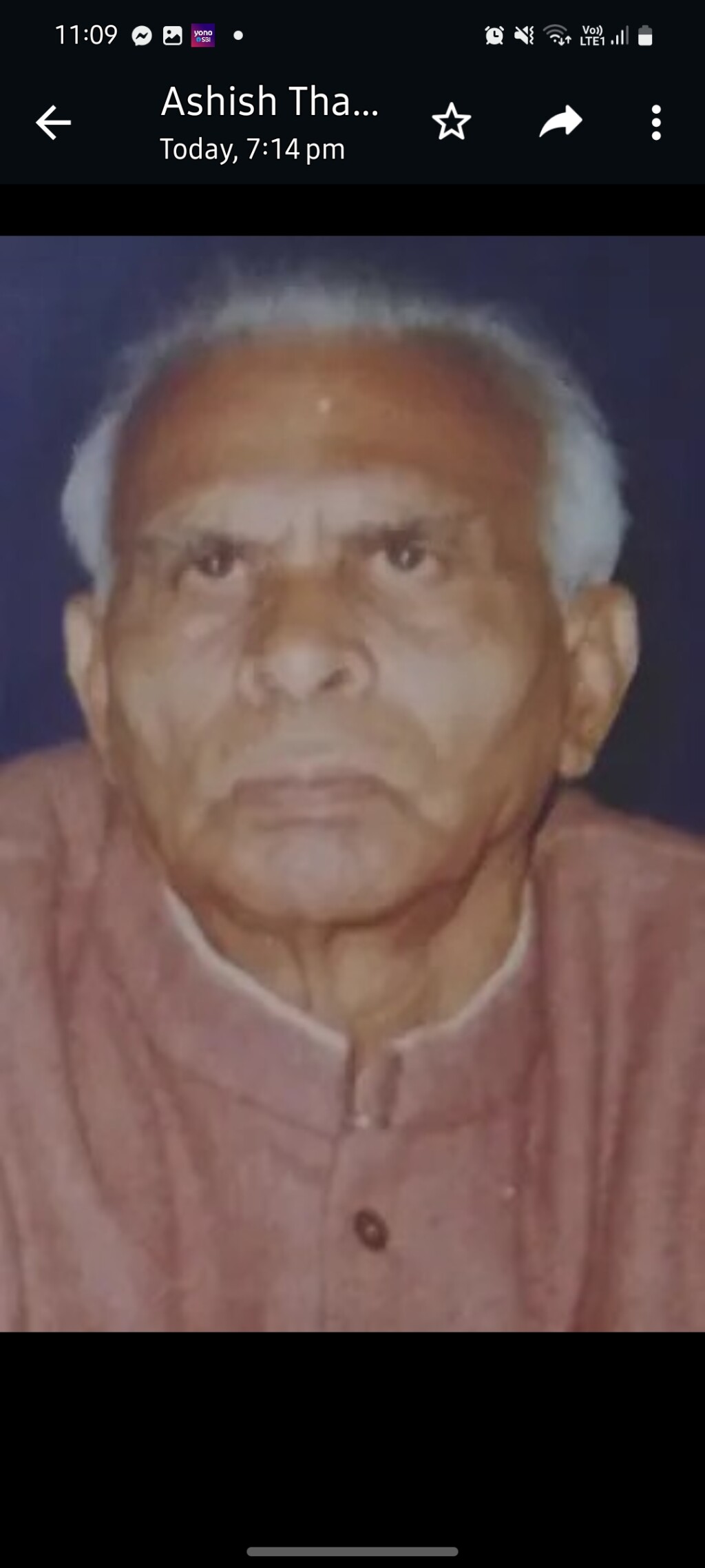 अंगारों के हाथ न सौंपों फूलों के संसार को...