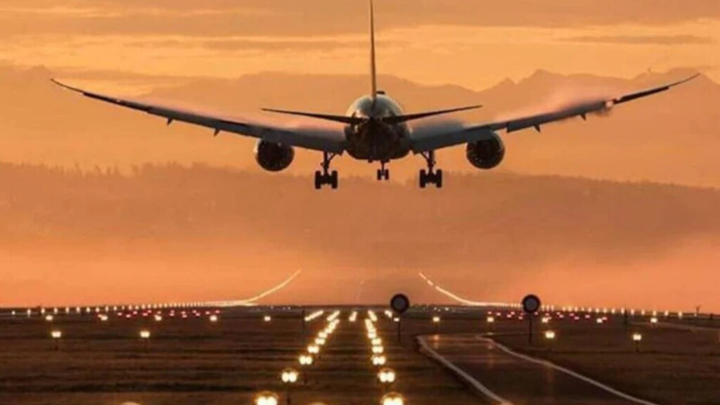 दिल्ली एयरपोर्ट पर देश का पहला एलिवेटेड टैक्सी- वे तैयार, 25 मिनट बचेंगे