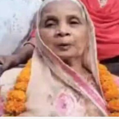 खुशी के पल : मां ‘जसमनी देवी’ बोलीं, विश्वास नहीं हो रहा बेटा मुख्यमंत्री बन गया!