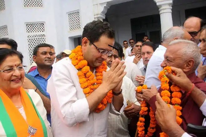 MP Brijendra Singh : भाजपा को बड़ा झटका…! सांसद बृजेंद्र सिंह ने दिया इस्तीफा…कांग्रेस में होंगे शामिल