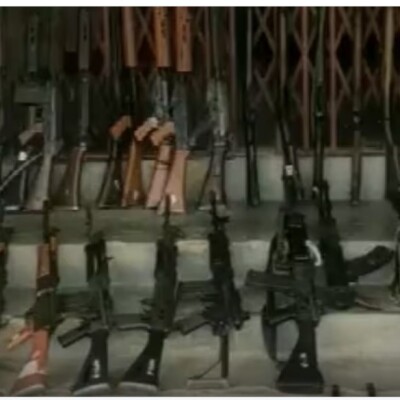 मणिपुर की पुलिस नाराज, हथियार सरेंडर किये ..