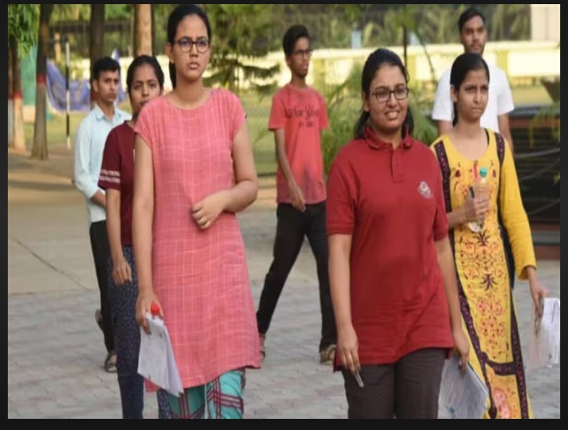 UPJEE Exam 2024 : अब 10 मई तक भर सकेंगे फॉर्म...स्थगित हुई परीक्षा की तारीखें