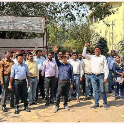 Employees Demonstrated : छत्तीसगढ़ आयकर विभाग के कर्मचारियों ने किया प्रदर्शन