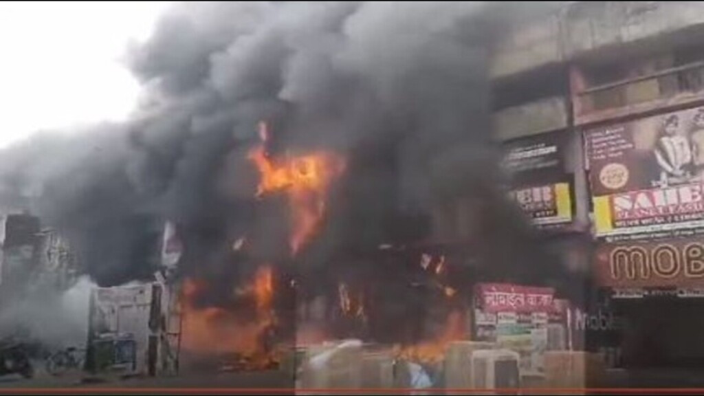 कोरबा शॉपिंग कॉम्प्लेक्स में आग, तीन की मौत...