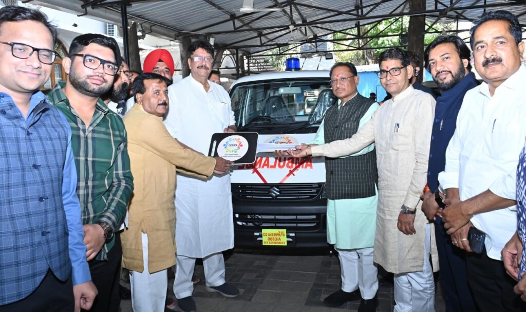 Chhattisgarh सीमेंट ट्रांसपोर्ट वेलफेयर एसोसिएशन ने की एंबुलेंस भेंट