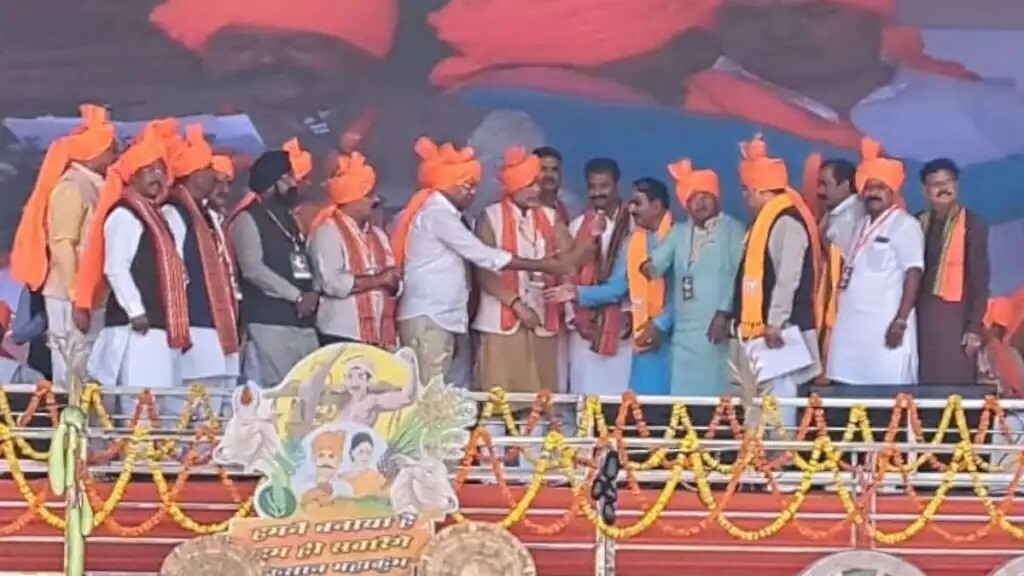 Ex MLA of Akaltara : पूर्व विधायक ने इधर कांग्रेस से दिया इस्तीफा…उधर BJP में हुए शामिल